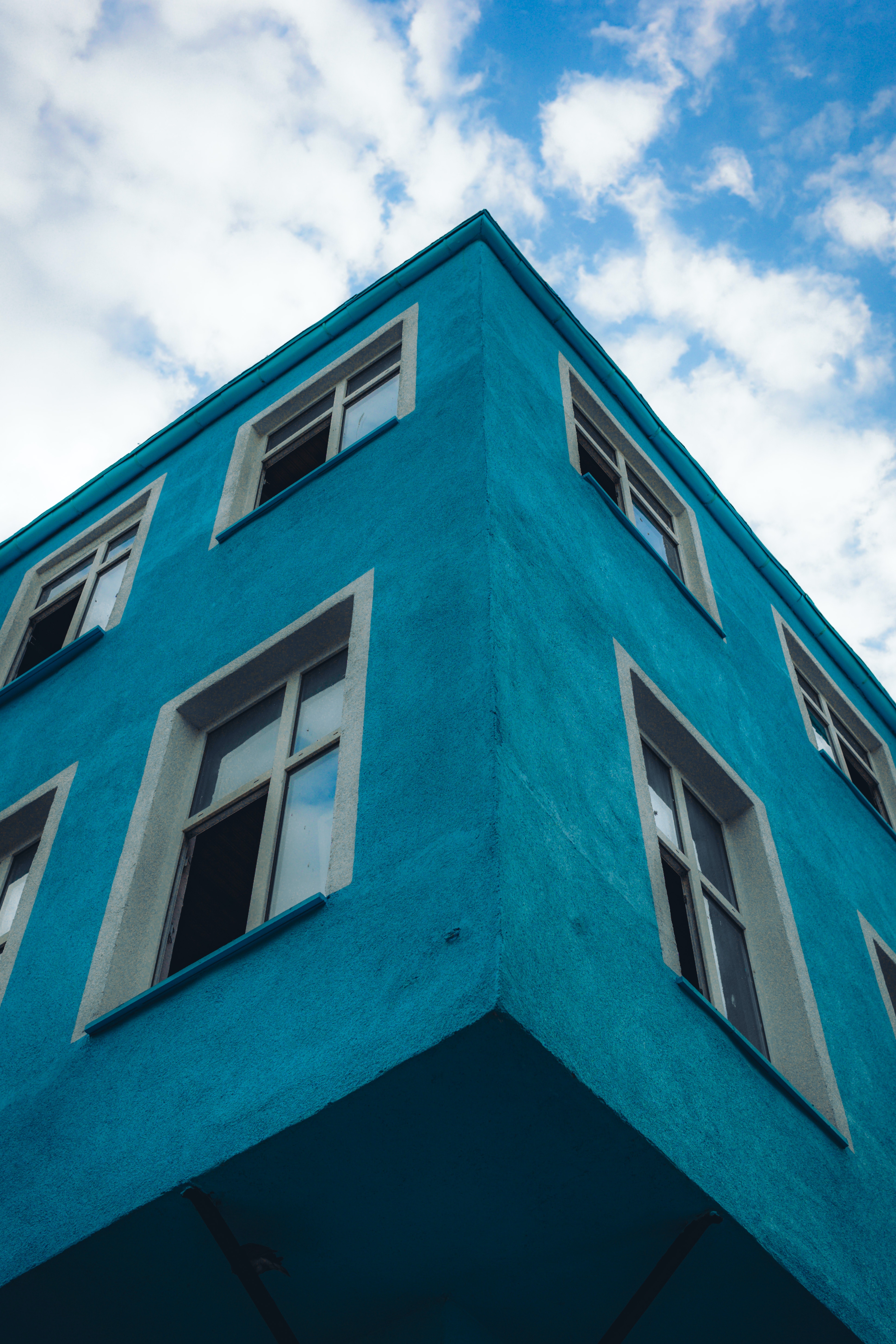 blue-corner building